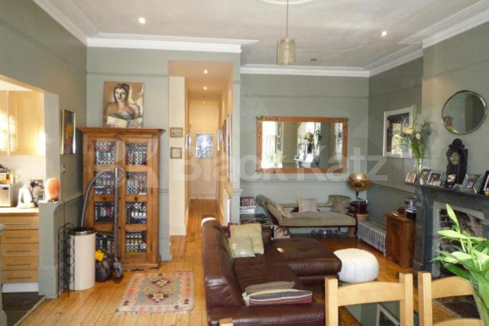 			ONLY 1 MONTH'S DEPOSIT, INSTEAD OF 6 WEEKS SAVING YOU £500!, 1 Bedroom, 1 bath, 1 reception Ground Floor Flat			 Priory Road, Crouch End/Hornsey